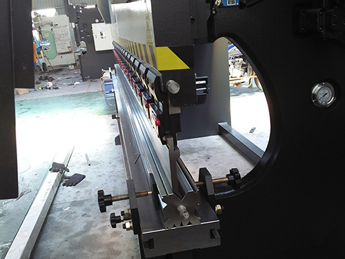 河南鴻發(fā)養(yǎng)殖機(jī)械 